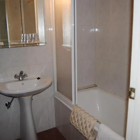 Peninsular- Hotel Oporto